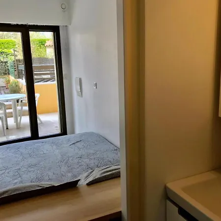 Daire Coeur De Juan-les-pins 3p Front De